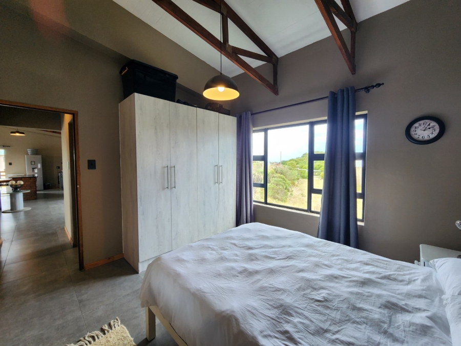 3 Bedroom Property for Sale in Paradise Beach Eastern Cape